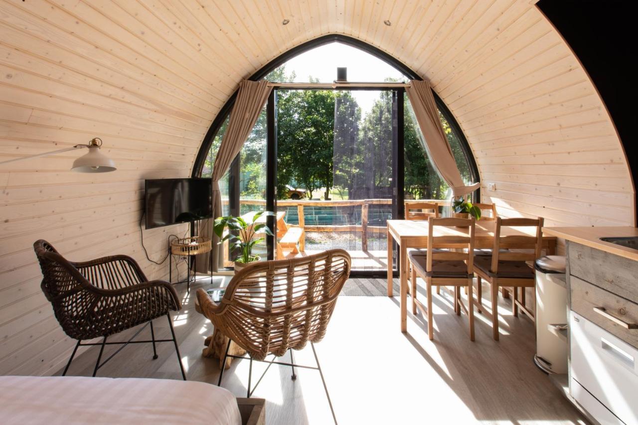 Pod Huisje Met Hottub Dokkum Exterior foto