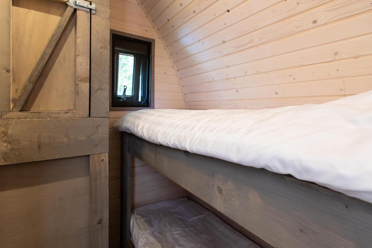 Pod Huisje Met Hottub Dokkum Exterior foto
